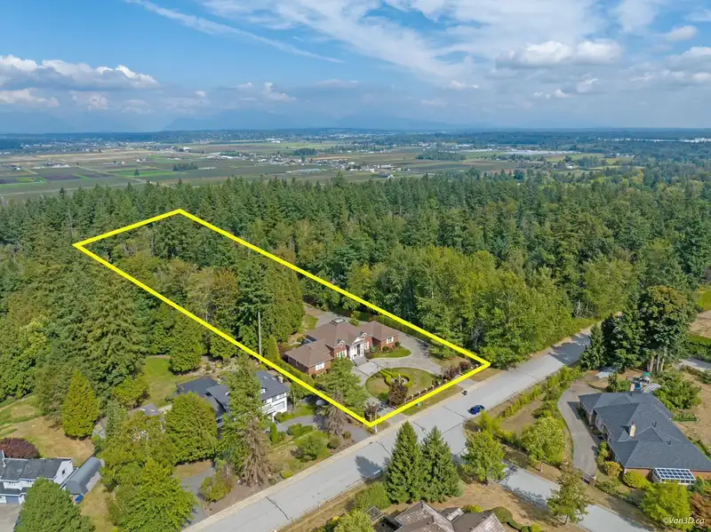 17007 28 AVENUE - photo 3 of 25