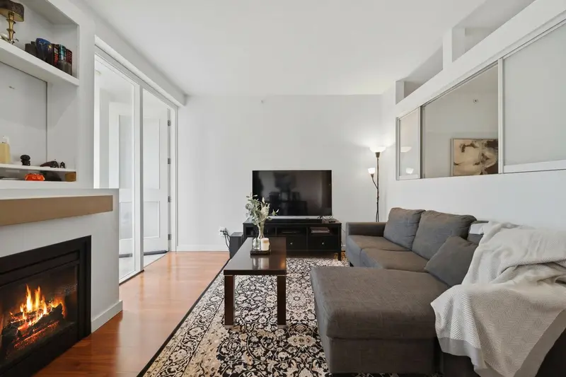 306 2055 YUKON STREET - photo 2 of 25