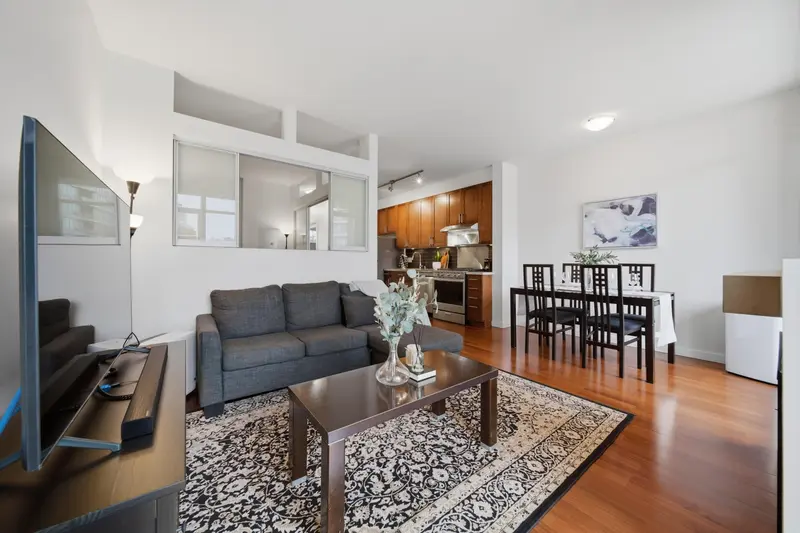 306 2055 YUKON STREET - photo 4 of 25