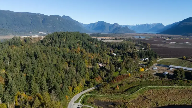 20255 MENZIES ROAD - photo 2 of 16