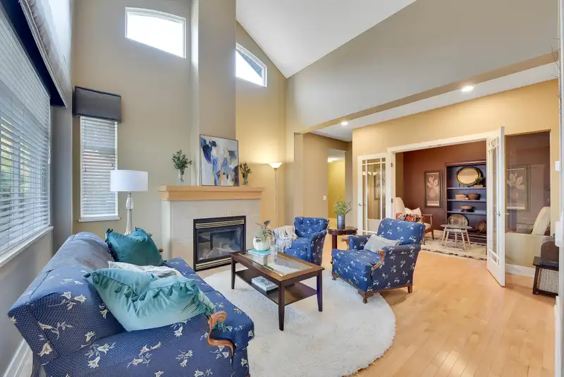 42 18088 8 AVENUE - photo 4 of 40