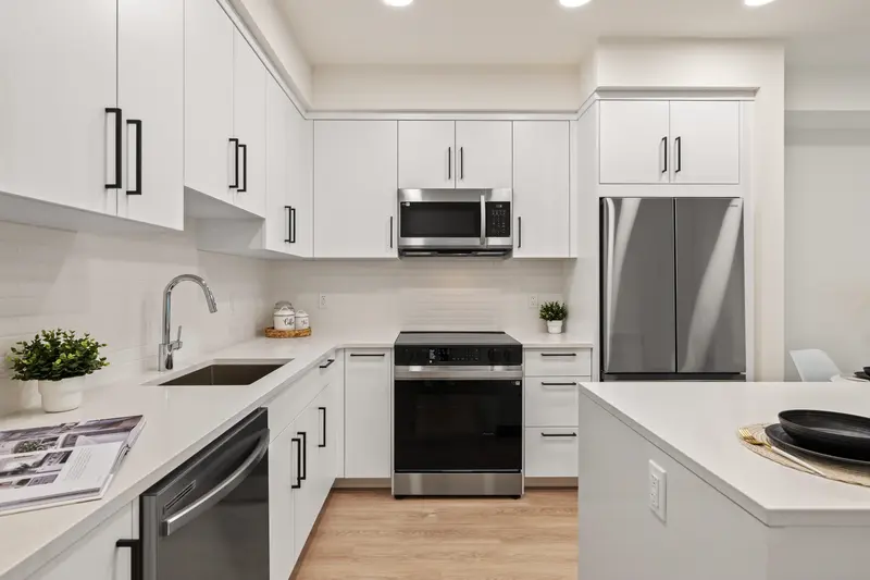 507 33816 SOUTH FRASER WAY - photo 3 of 17