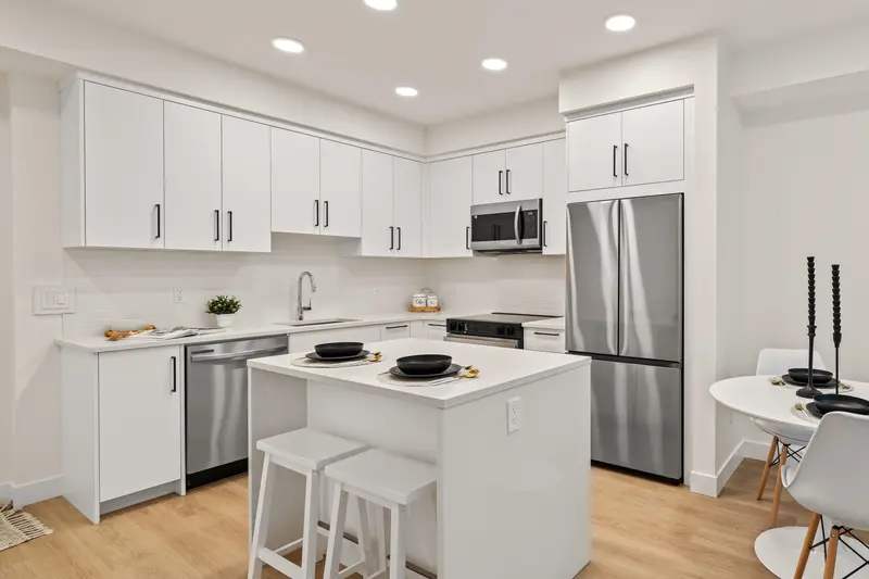 507 33816 SOUTH FRASER WAY - photo 4 of 17