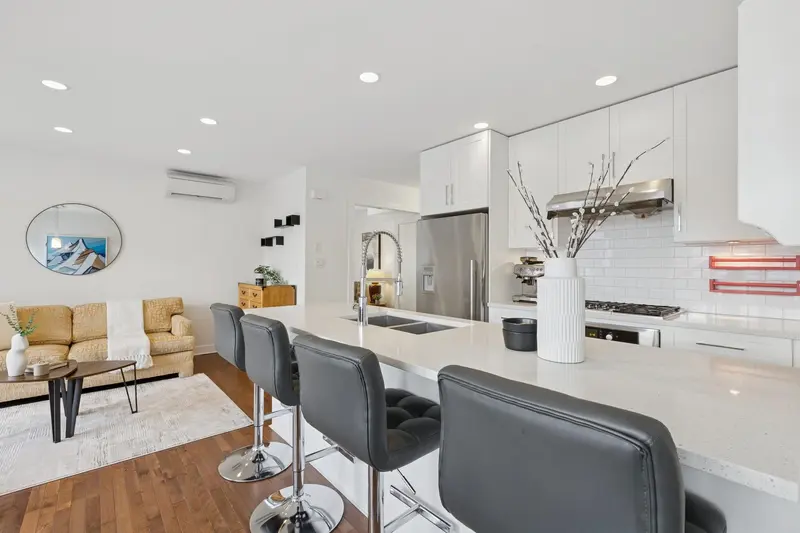 205 E 18TH STREET - photo 3 of 25