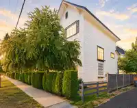7 16357 15 AVENUE - thumbnail 1