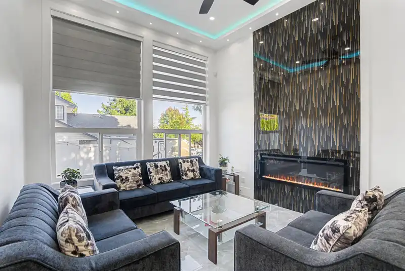 16035 10A AVENUE - photo 4 of 25