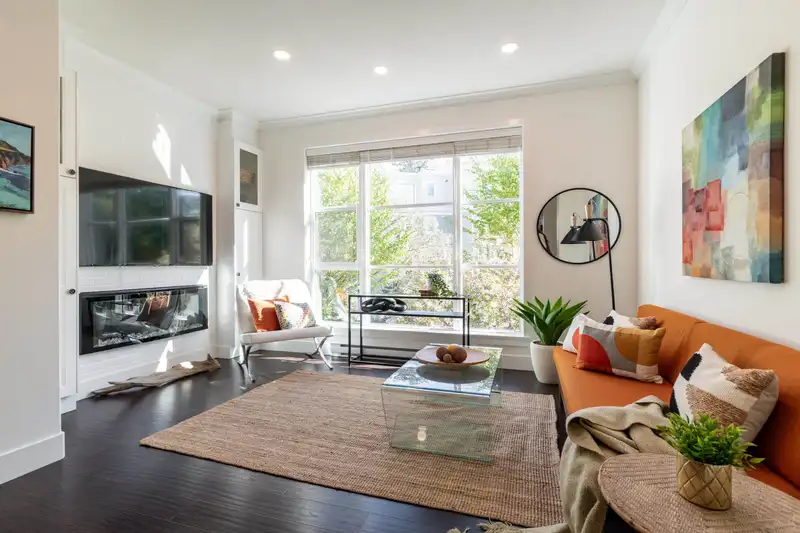 30 15405 31 AVENUE - photo 3 of 29