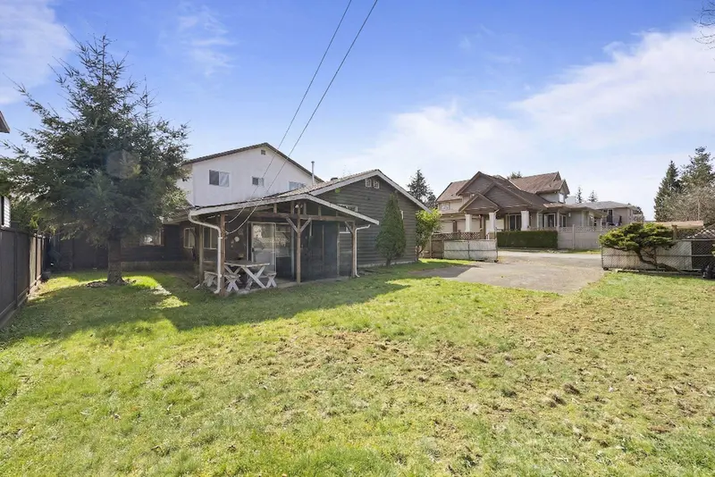 12945 64 AVENUE - photo 4 of 8