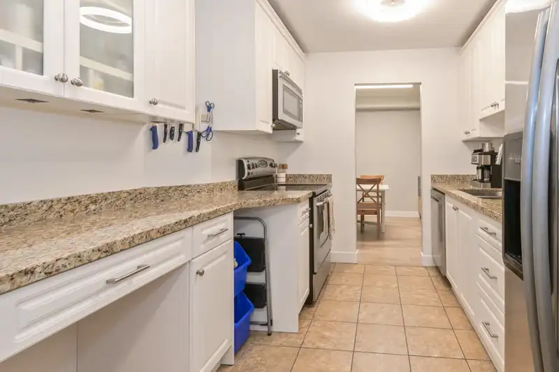 115 1760 SOUTHMERE CRESCENT - photo 3 of 28