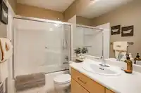 33 3387 KING GEORGE BOULEVARD - thumbnail 23