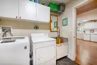 33 3387 KING GEORGE BOULEVARD - thumbnail 26