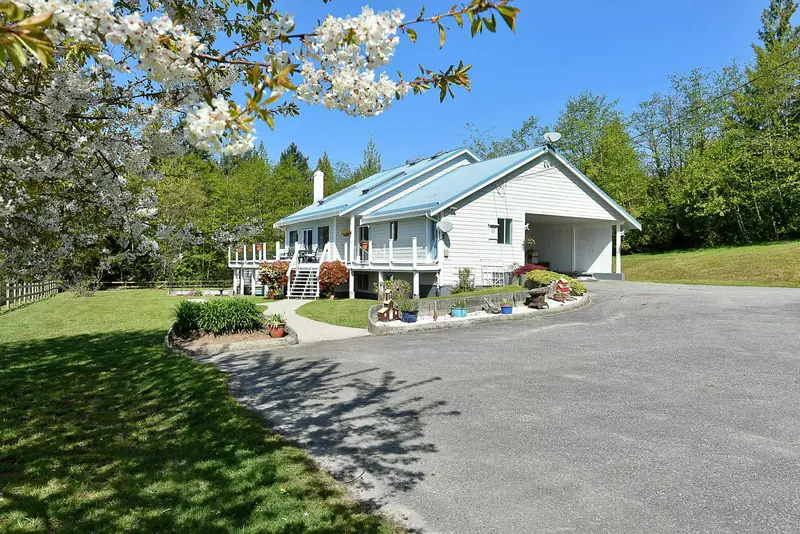 2010 RANCH ROAD - photo 4 of 25