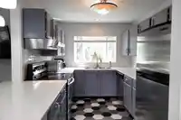 304 1467 MARTIN STREET - thumbnail 12