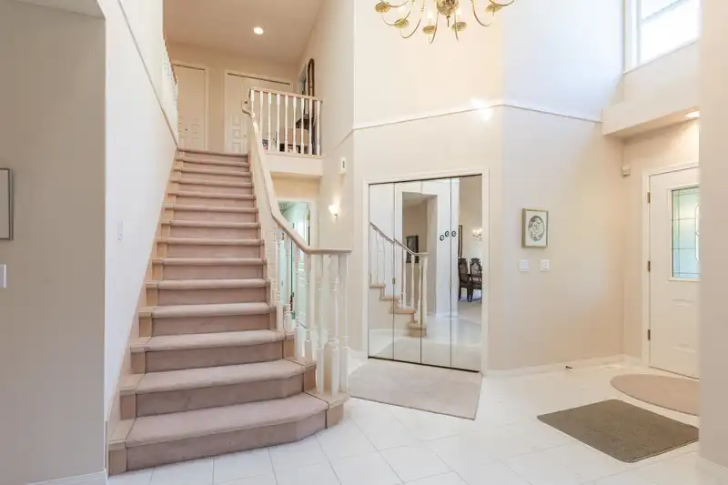 2227 140A STREET - photo 4 of 32
