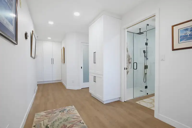 303 1441 BLACKWOOD STREET - photo 4 of 33