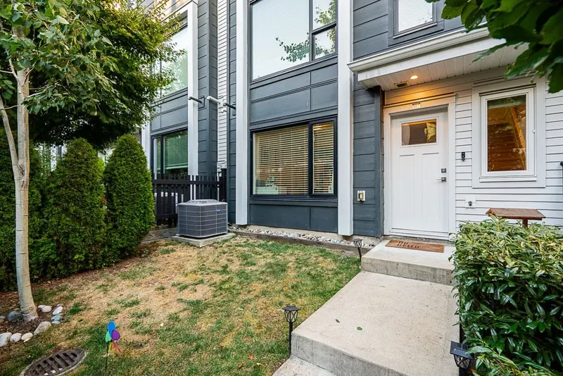 197 2277 OAK MEADOWS DRIVE - photo 2 of 25