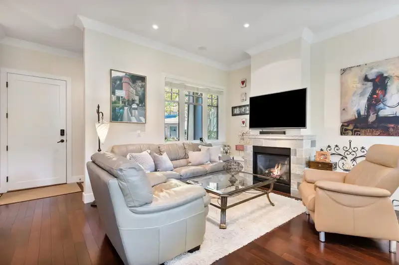 3 3122 160 STREET - photo 4 of 40