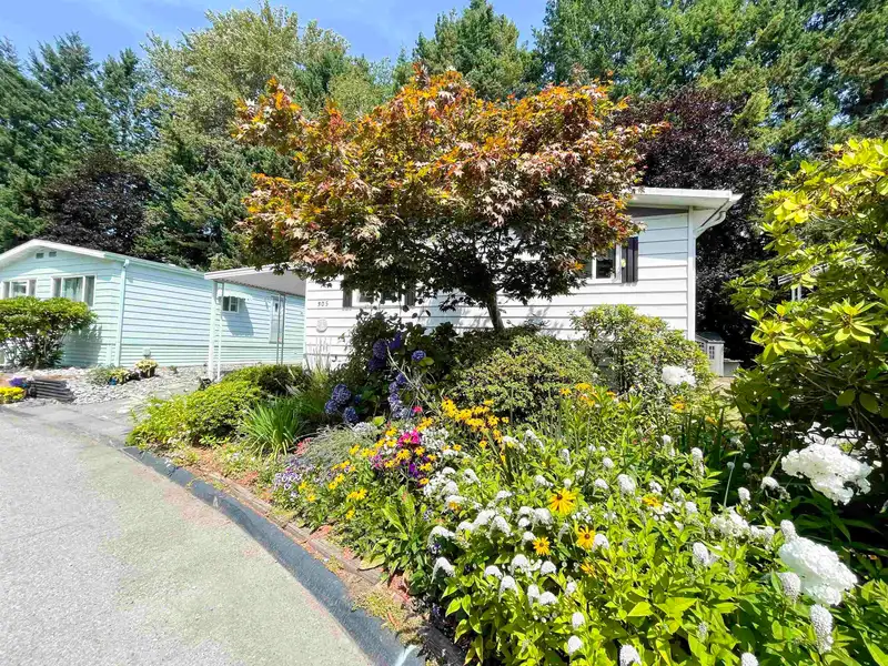305 1840 160 STREET - photo 2 of 30