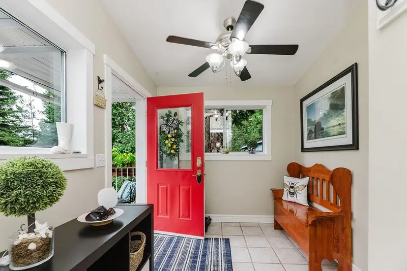 405 GAVIN ROAD - photo 2 of 25