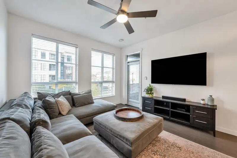 221 15168 33 AVENUE - photo 4 of 40