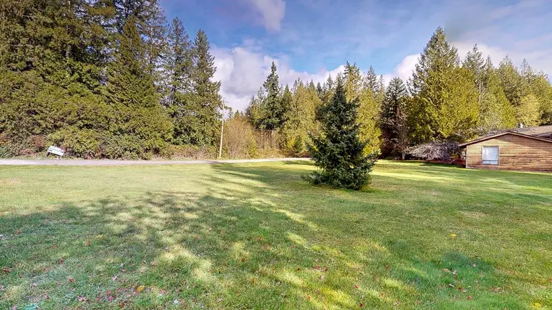 6481 REEVES ROAD - photo 4 of 25