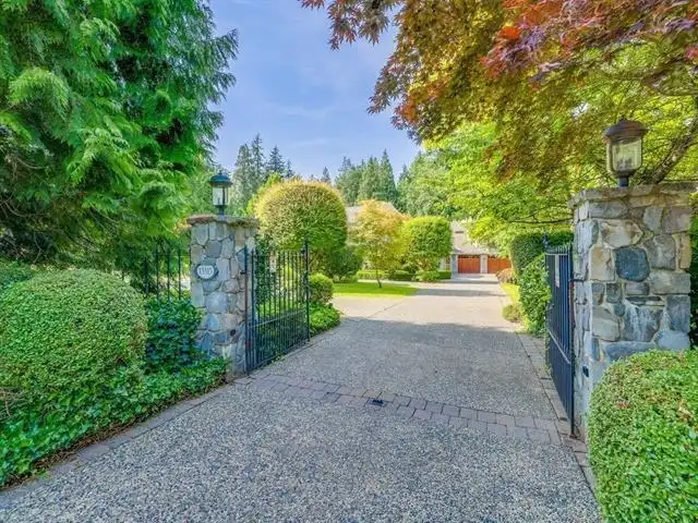 13315 25 AVENUE - photo 3 of 40