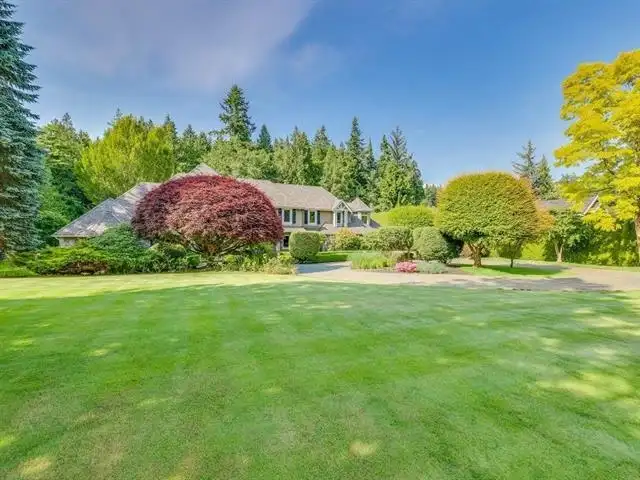 13315 25 AVENUE - photo 4 of 40