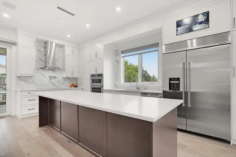 838 STEVENS STREET - photo 1 of 40