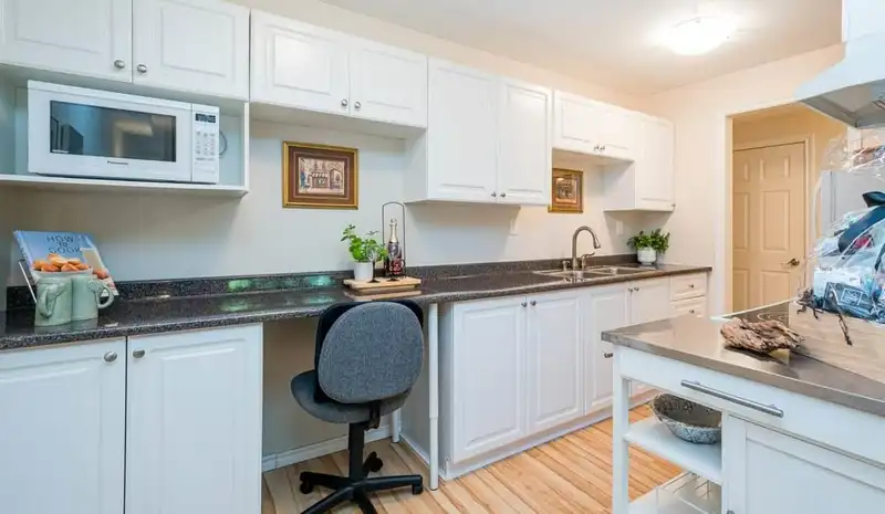 102 15020 NORTH BLUFF ROAD - photo 1 of 31