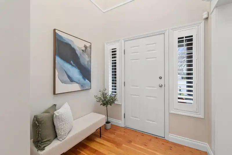 14758 31 AVENUE - photo 3 of 39