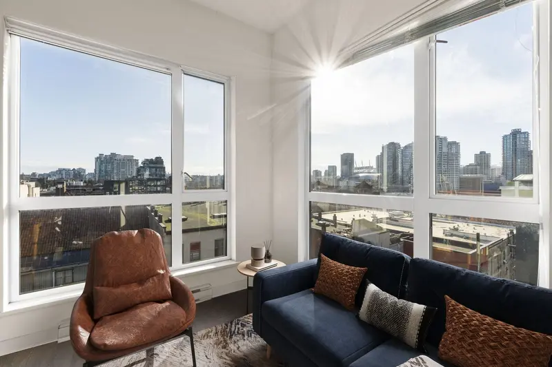 618 138 E HASTINGS STREET - photo 2 of 25