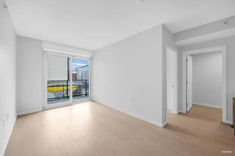 317 180 E 2ND AVENUE - photo 2 of 25