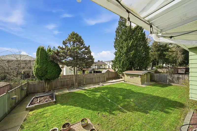 11926 82A AVENUE - photo 2 of 25