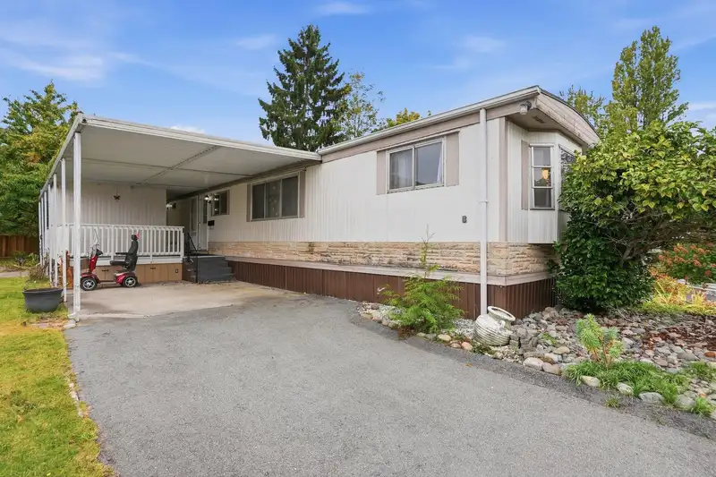 84 1840 160 AVENUE - photo 2 of 25