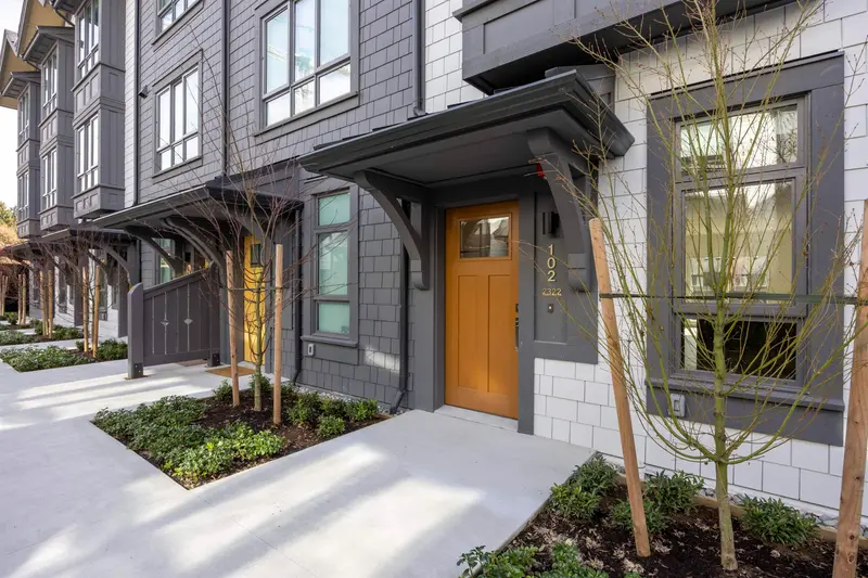 102 2322 EMERY COURT - photo 2 of 25