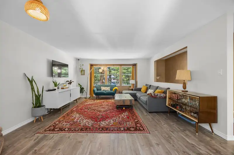 12746 26 AVENUE - photo 4 of 23