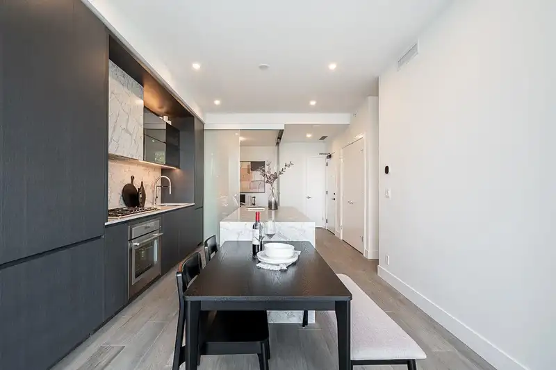 317 1342 JOHNSTON ROAD - photo 3 of 24