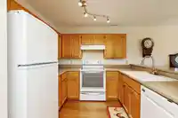 306 13965 16 AVENUE - thumbnail 6