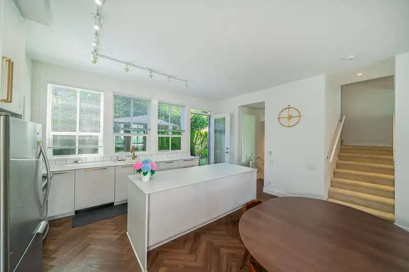 64 15828 27TH AVENUE - photo 3 of 19