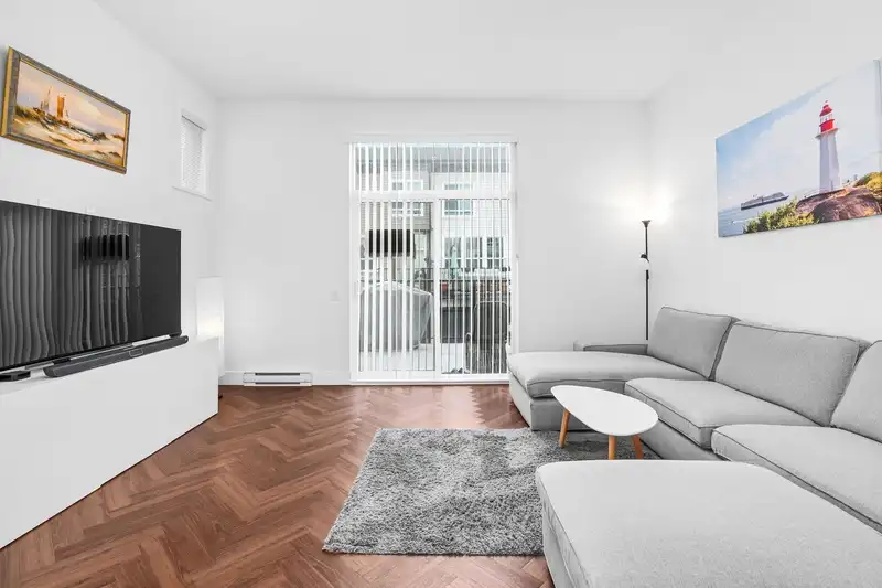 43 15898 27 AVENUE - photo 3 of 35