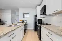 421 2970 KING GEORGE BOULEVARD - thumbnail 7