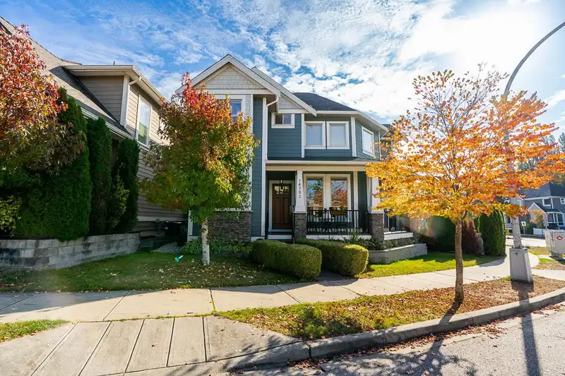 14702 32A AVENUE - photo 1 of 25