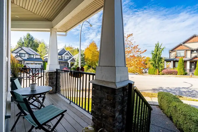 14702 32A AVENUE - photo 2 of 25