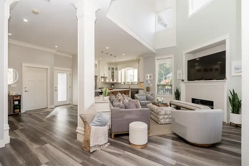 14702 32A AVENUE - photo 3 of 25