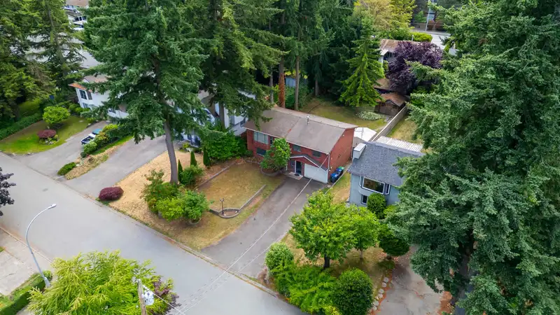 2235 152A STREET - photo 2 of 40