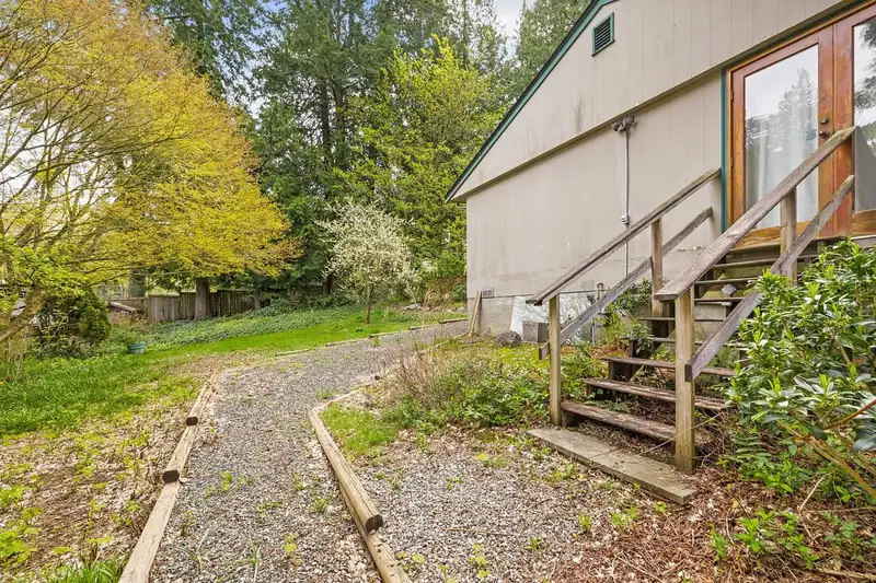 2884 128 STREET - photo 2 of 33