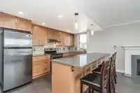 412 15111 RUSSELL AVENUE - thumbnail 7