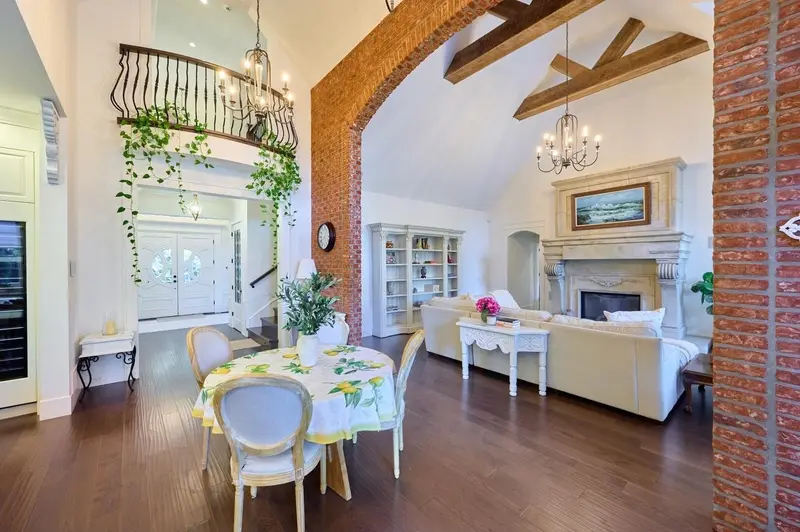 2534 CEDAR DRIVE - photo 4 of 25