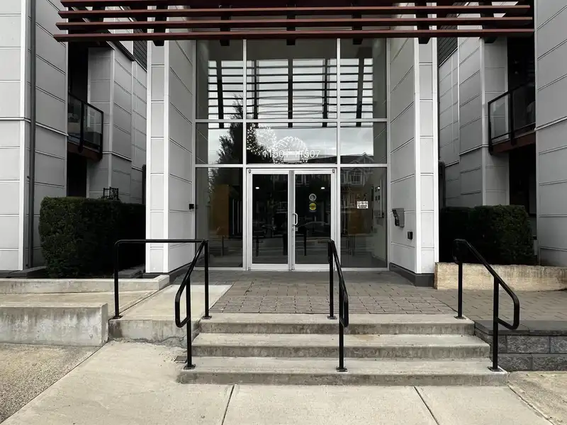 113 11501 84 AVENUE - photo 1 of 25