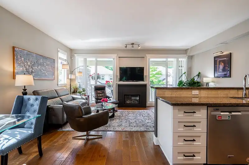 42 15454 32 STREET - photo 2 of 38